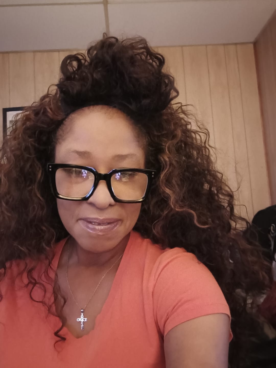 Customer photo review of Vanessa Express Weave Half Wig LAS MOGAN
