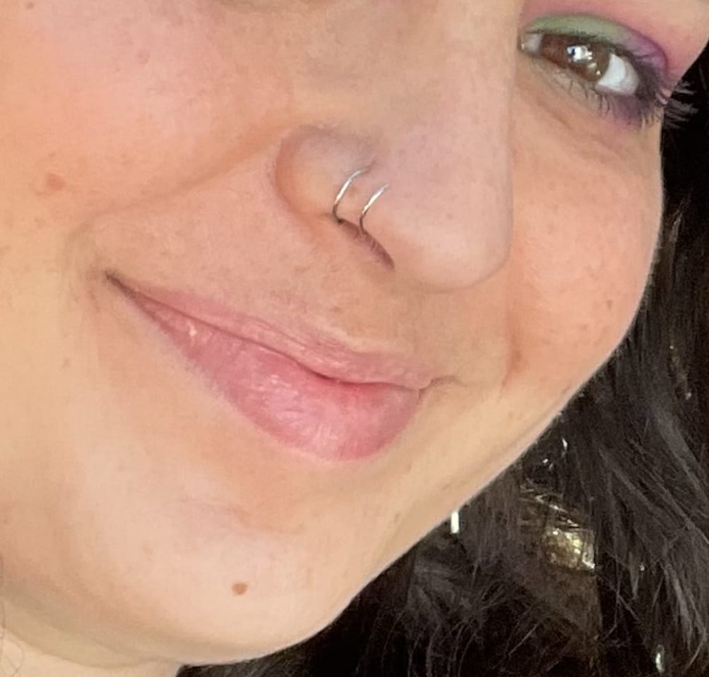 Customer photo review of Le double piercing