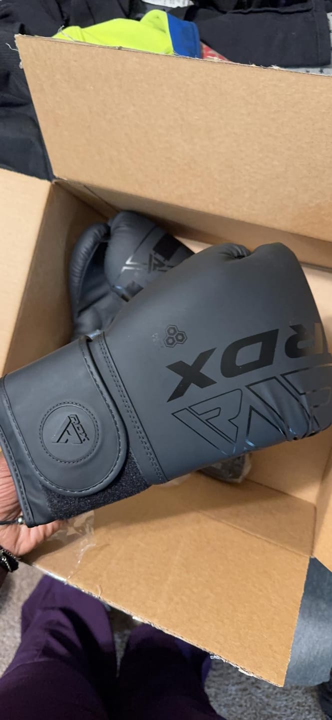 Customer photo review of Guantes de Boxeo Kara F6