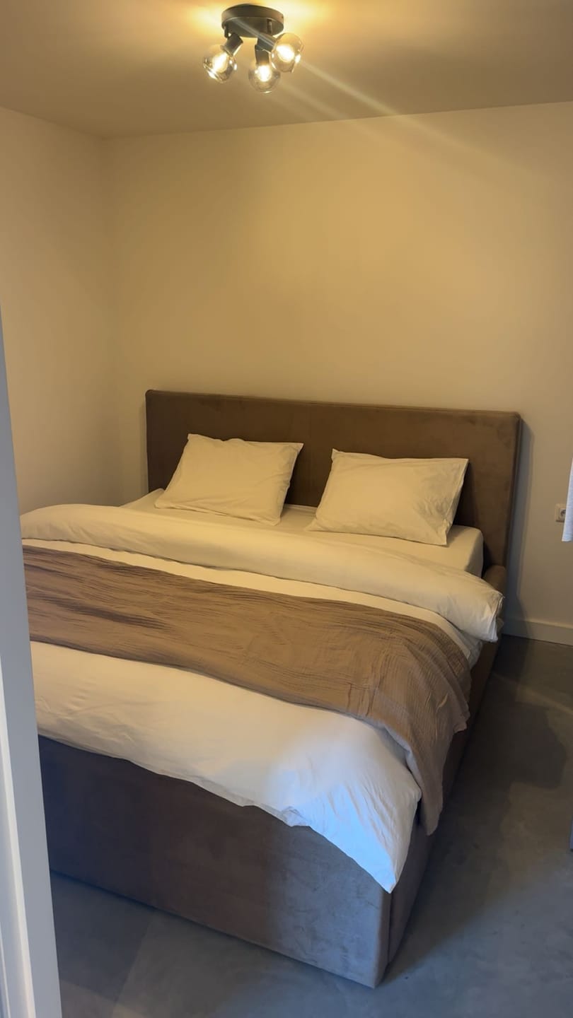 Customer photo review of Bedsprei Mousseline 220TC Taupe 270x230 cm