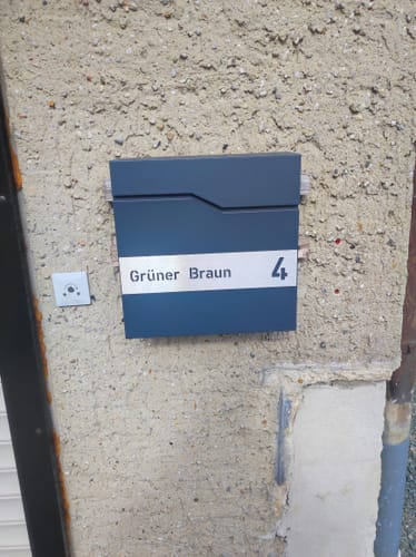 Customer photo review of Absenkautomatik für Briefkastendeckel
