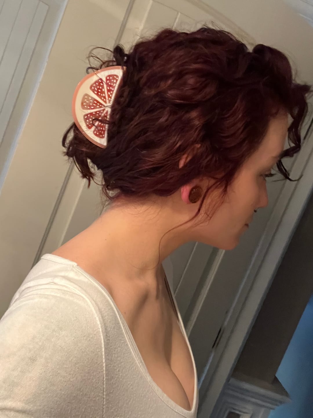 Customer photo review of Large Grapefruit Slice Hair Claw Clip