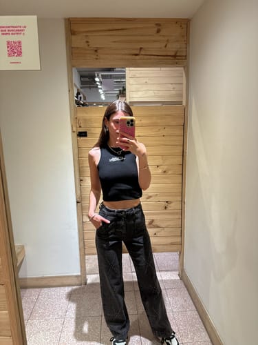 Customer photo review of Pantalón Flores Tachas Black