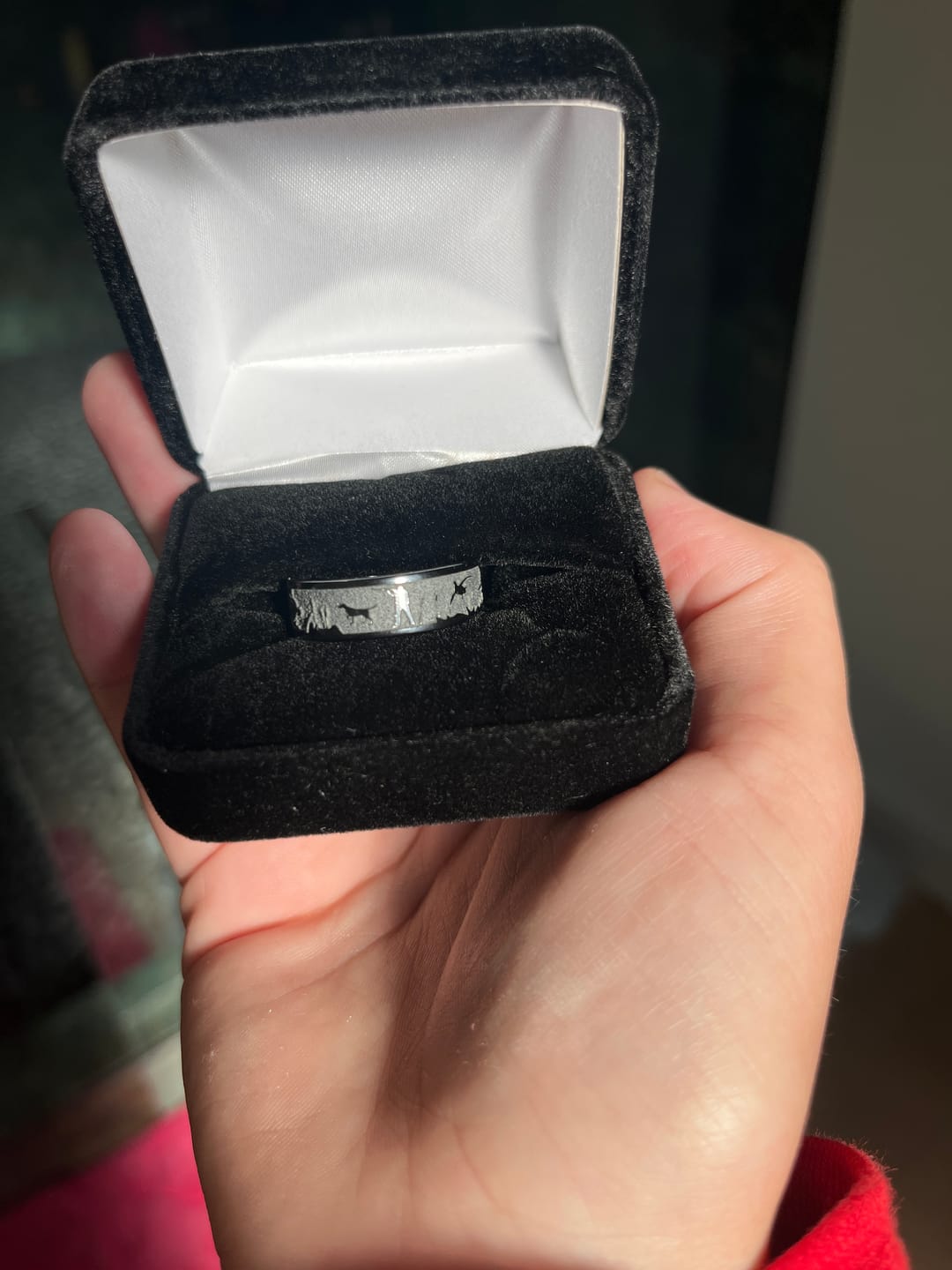 Customer photo review of Laser Carved Duck Hunt Scenery Ring - 7mm Zirconium
