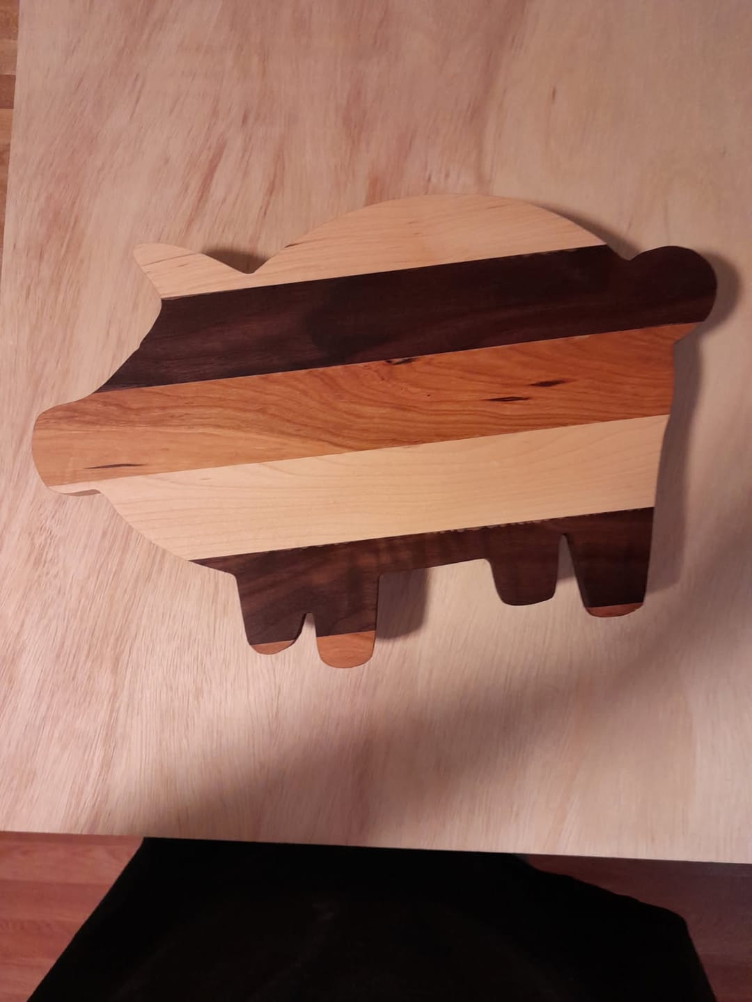 Customer photo review of 15.9x10.5" Pig Shaped Serving Board Acrylic Router Template