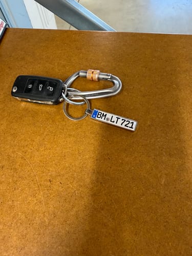 Customer photo review of Kennzeichen Schlüsselanhänger Mini Nummernschild Metall