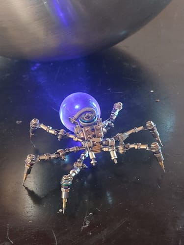 undefined review of Crystal Lamp Jumping Spider image 1 out of 4