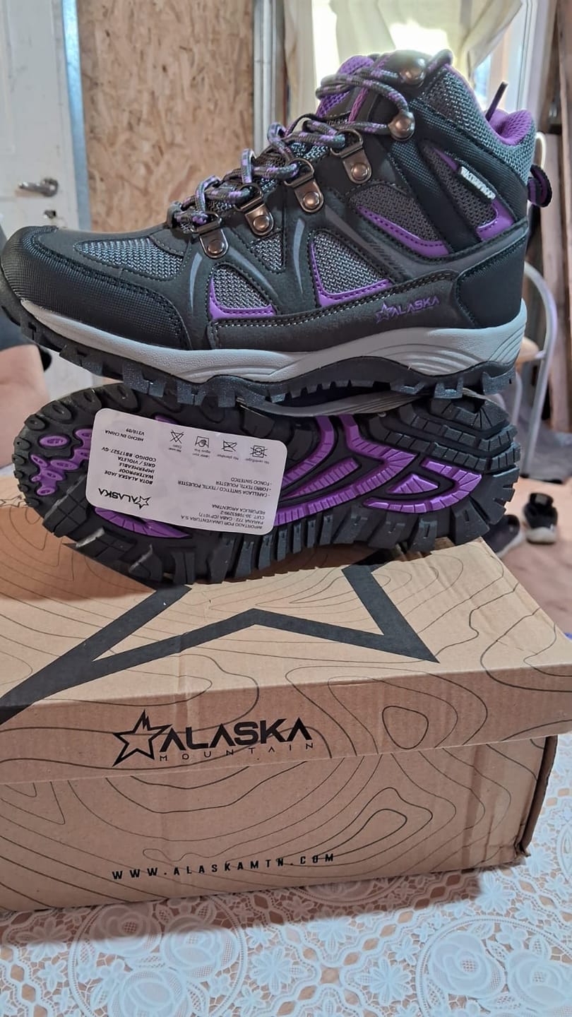 Customer photo review of Botas Alaska Jade Waterproof Trekking Mujer Oliva