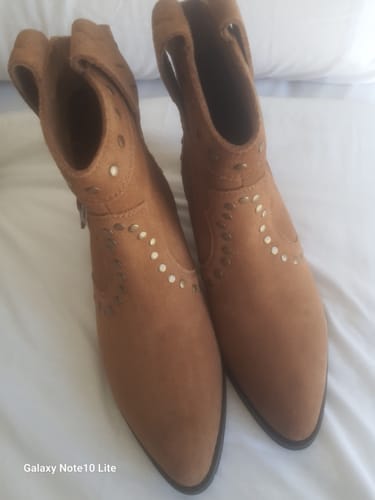 Customer photo review of Botín Western Caramel