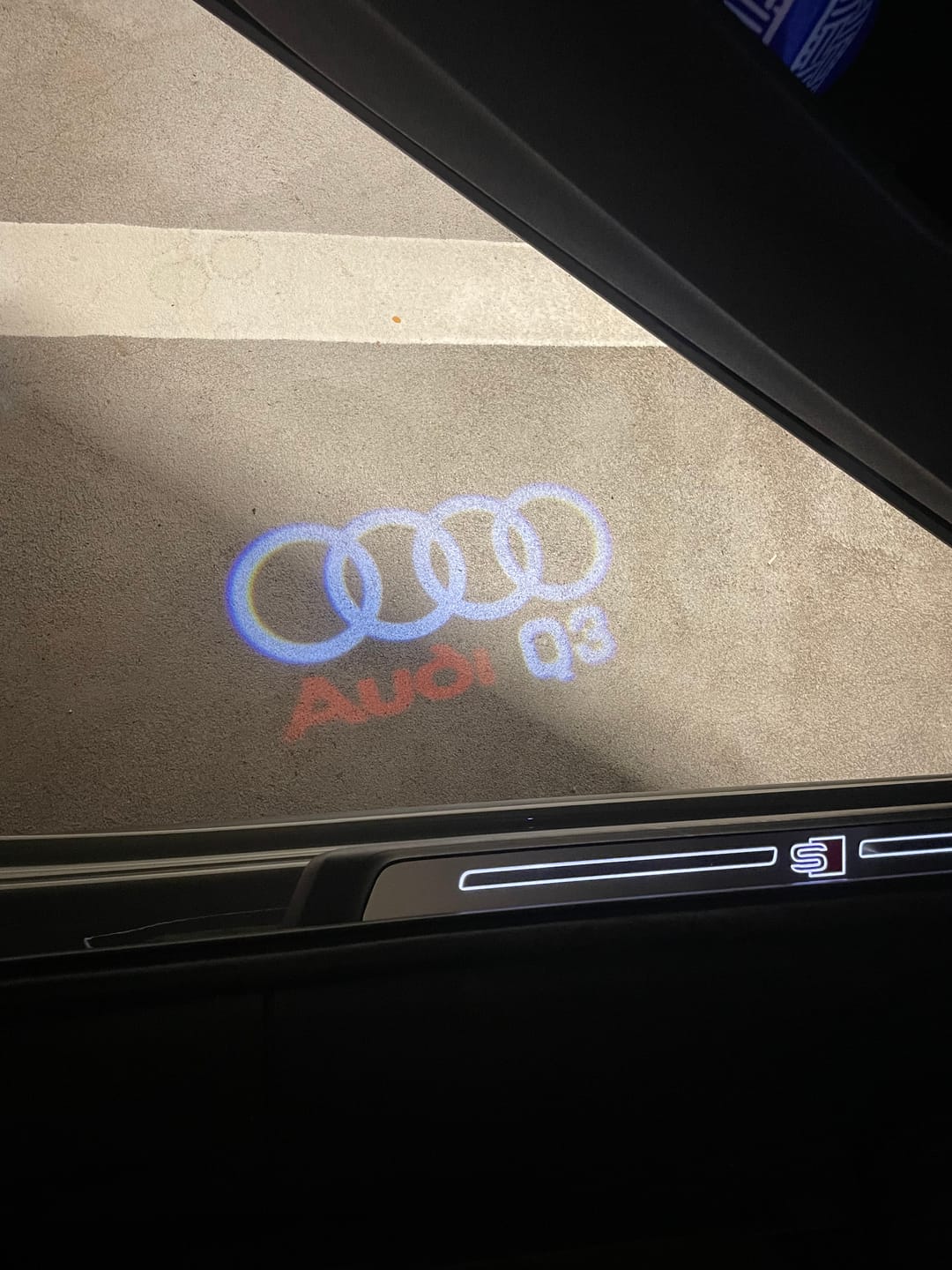 Customer photo review of Projecteur Led Porte Logo Audi