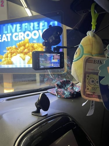 Customer photo review of 4K Dashcam met 3,94" scherm / Voor & achter / Autocamera met 170° groothoeklens / Nachtzicht / Parkeerbewaking / G-sensor