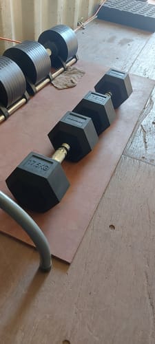 Customer photo review of Par de Mancuernas Hexagonales 2.5 a 17.5 KG IRONSIDE