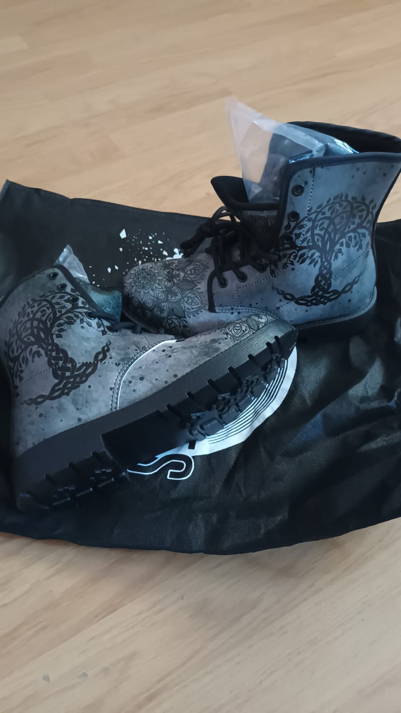 Customer photo review of Boots Yumkaax