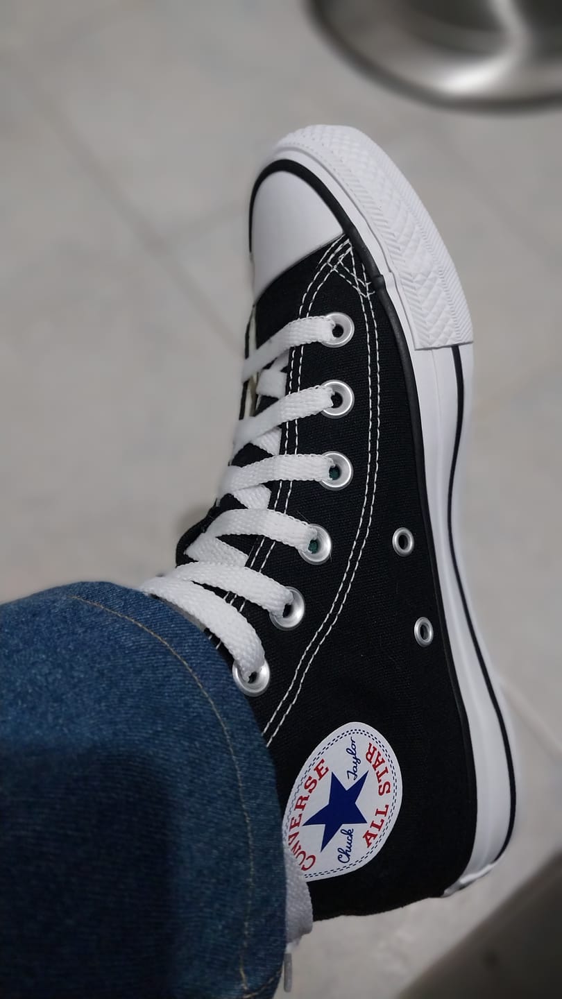 Customer photo review of Zapatillas Converse Chuck Taylor Hi Negro