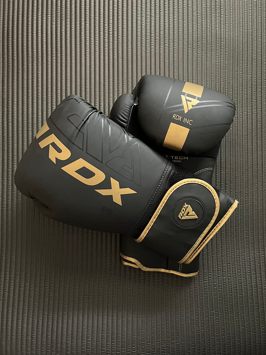 Customer photo review of Guantes de Boxeo Kara F6