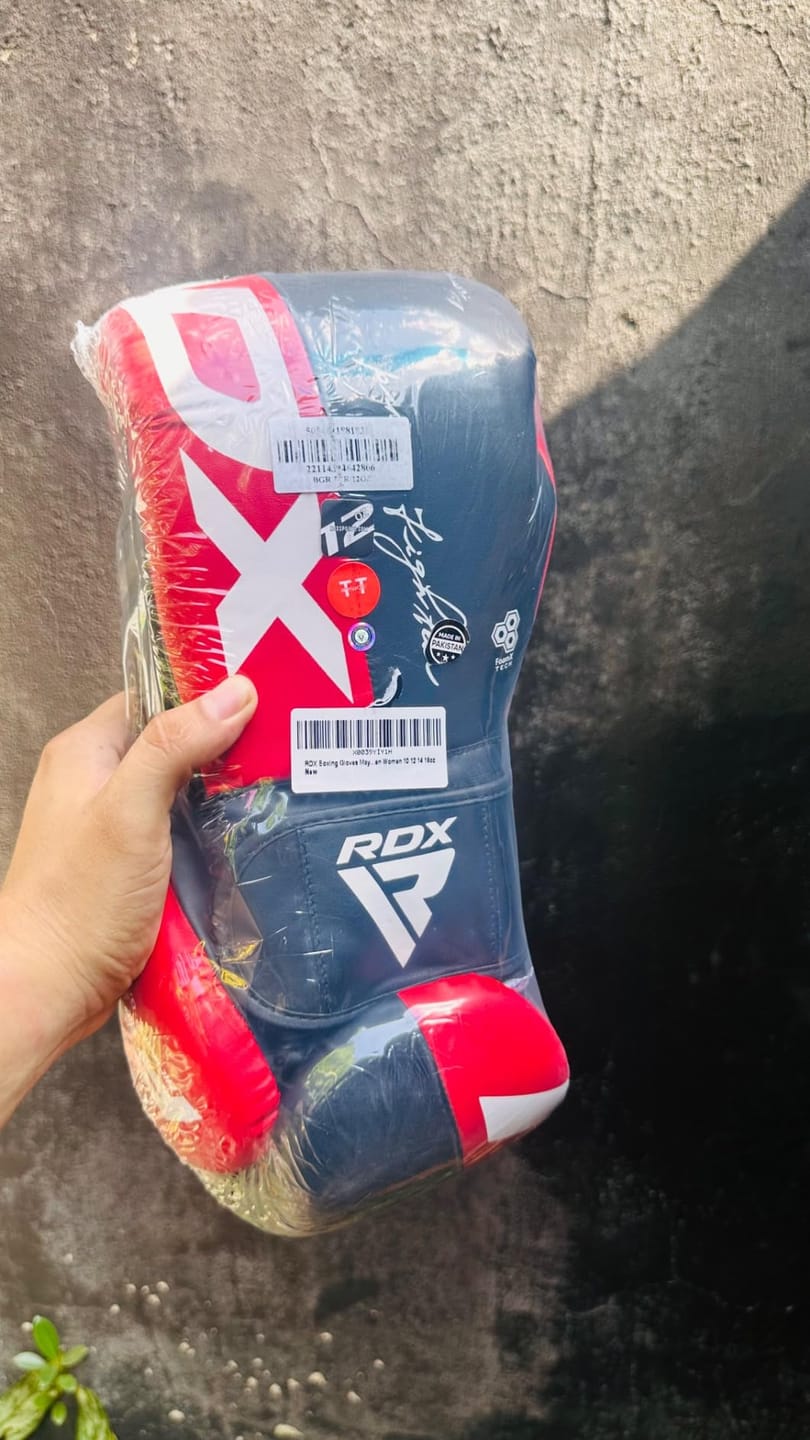 Customer photo review of Guantes de Boxeo F4