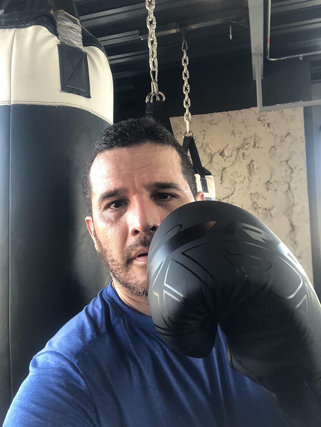 Customer photo review of Guantes de Boxeo Kara F6