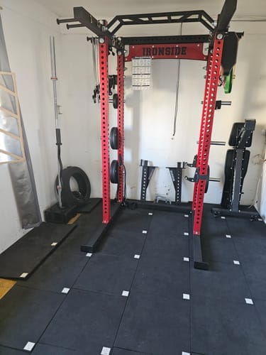 Customer photo review of Pack IRONSIDE 4 Pisos de Caucho Técnico Premium 50 x 50 x 2.5cm