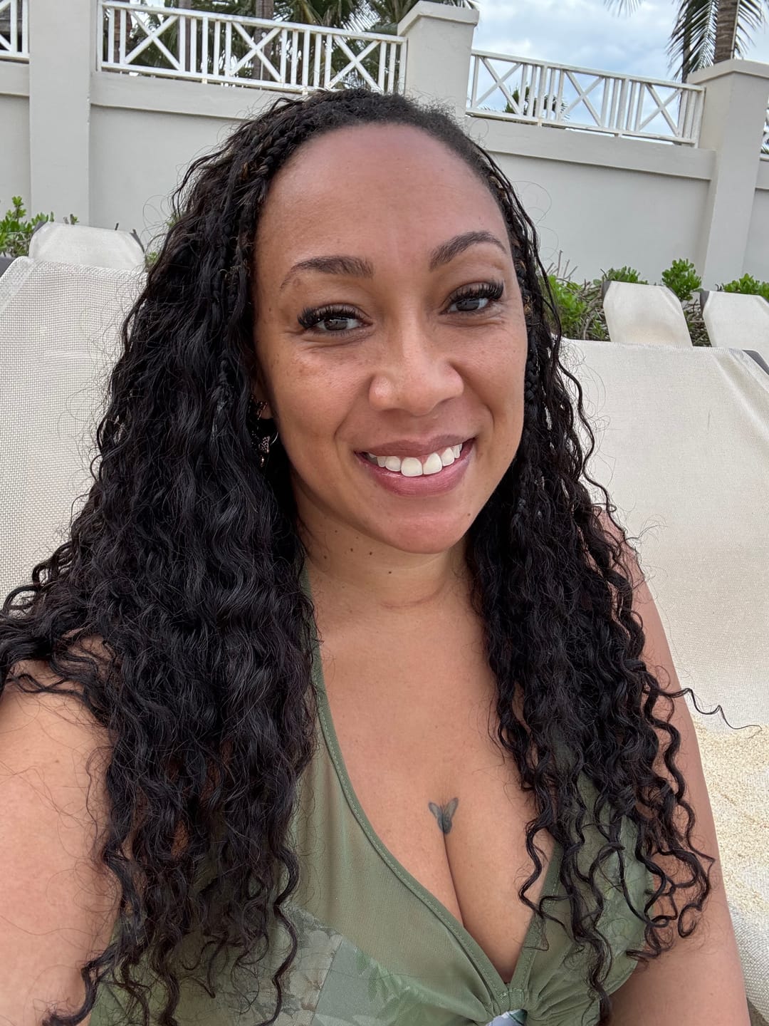 Customer photo review of Double Drawn Burmese Natural Wave Human Braiding Hair