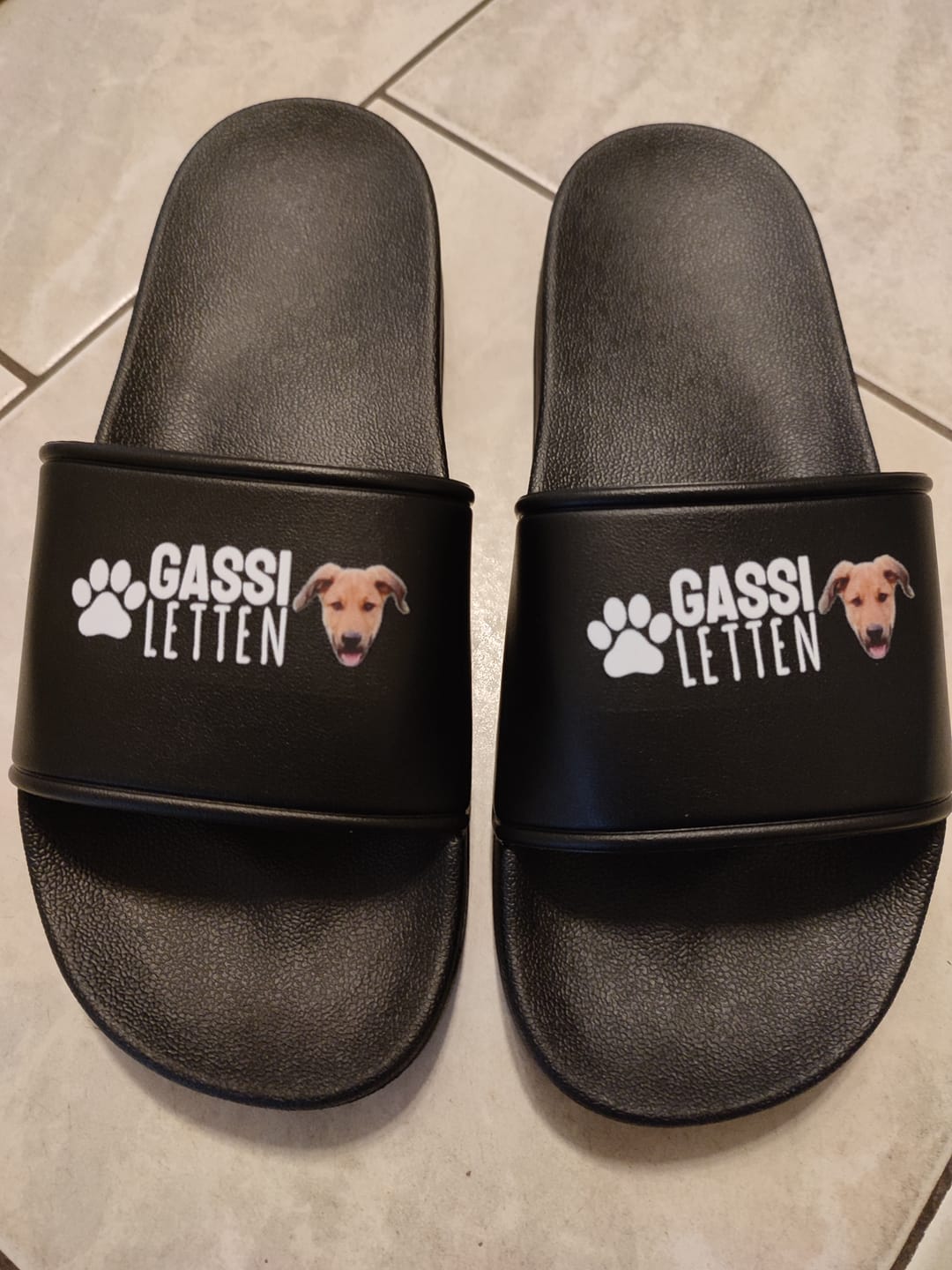 Customer photo review of Gassiletten - Individuelle Badelatschen