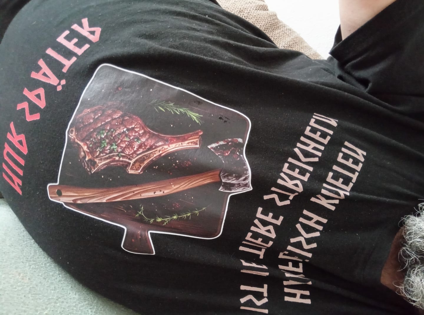 Customer photo review of Hackfleisch Kneten   - Herren Shirt