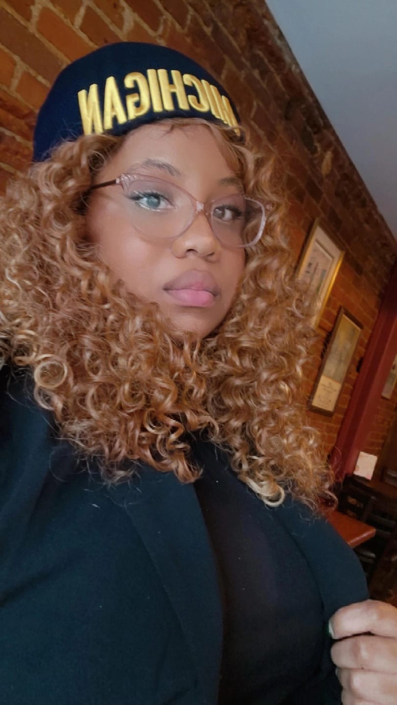 Customer photo review of Outre Perfect Hairline Glueless 13x6 HD Lace Front Wig - DOMINICA
