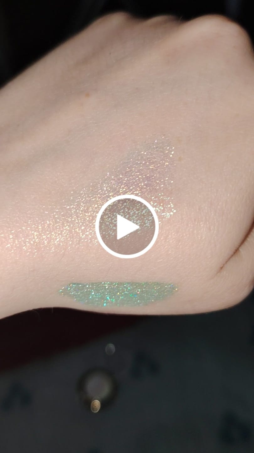 Customer video review of Rainbow glow Eyeshadow/highlighter ( PRE ORDER )