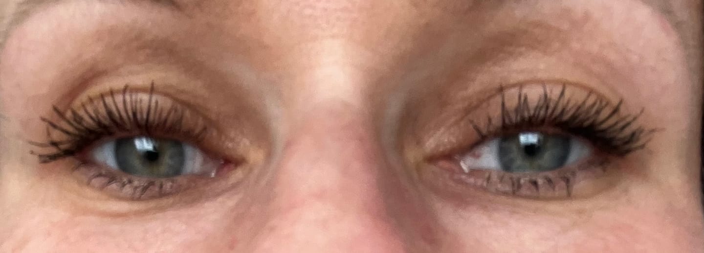Customer photo review of Sérum pour croissance de cils - Des cils plus longs et plus épais naturellement !