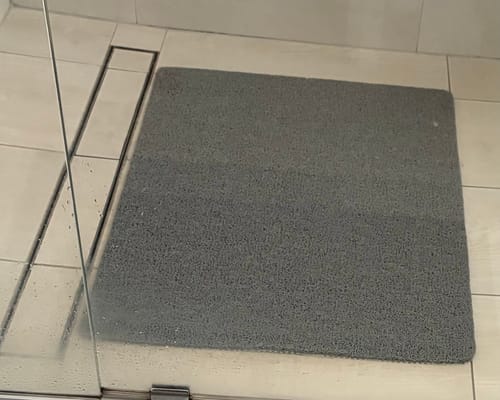 Customer photo review of Non-Slip Shower Mat