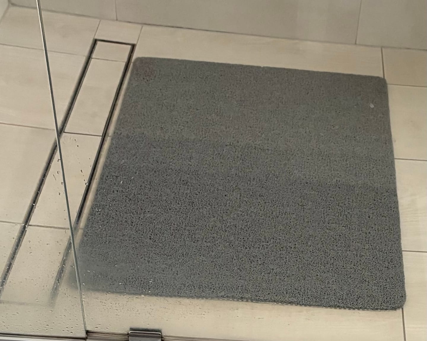 Customer photo review of Non-Slip Shower Mat