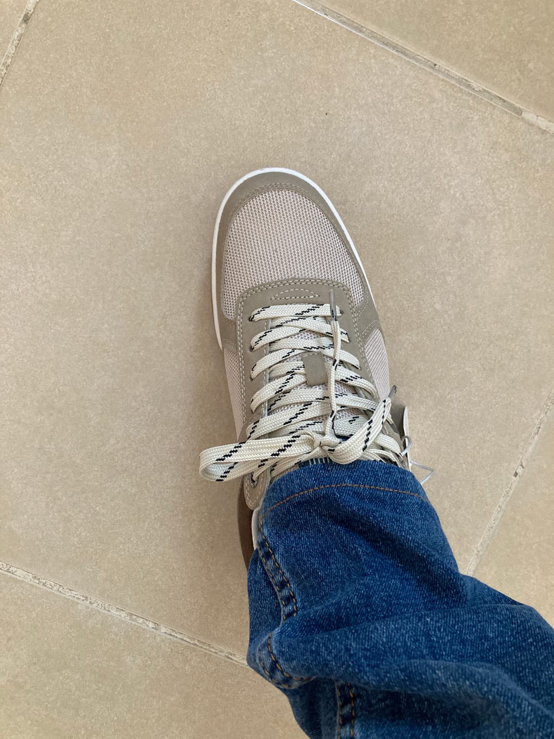 Customer photo review of Tenis Style Hank Khaki