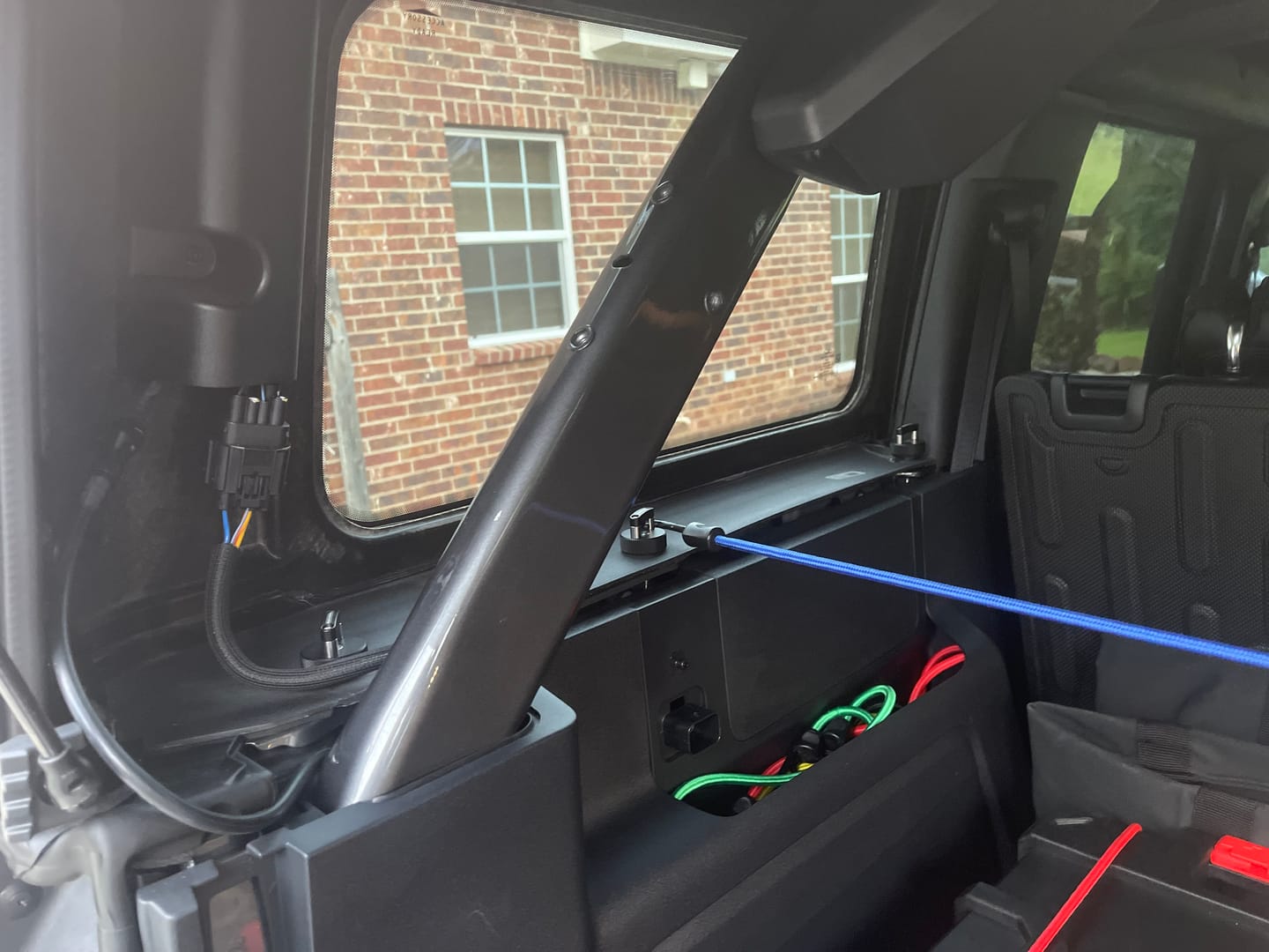 Customer photo review of FORD BRONCO 2 DOOR 10 PIECE SET, 8 Hard Top Quick Removal Fastener Thumb Screws, integrated D Ring Billet Aluminum + 2 Torx  T40 V2  Forward Bolts