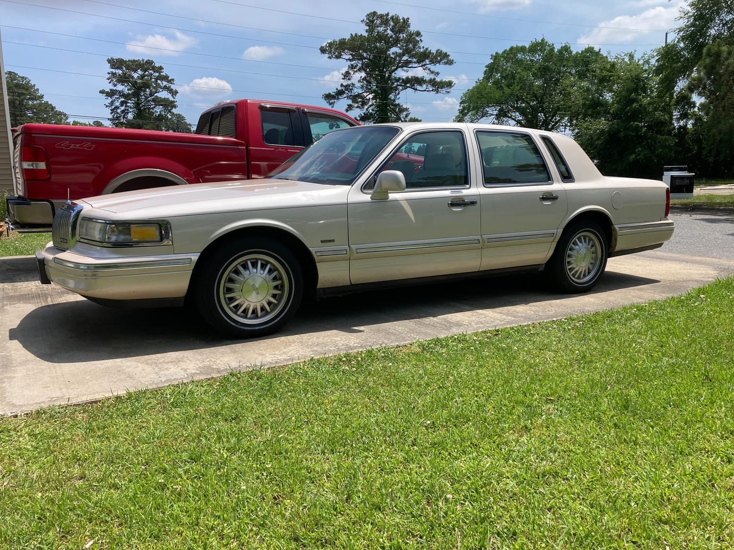 Customer photo review of 1990-2011 Lincoln Town Car Rear Air Suspension Conversion Kit (FA1R0)
