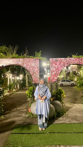 Customer photo review of Bertamu Square (Powder Blue)