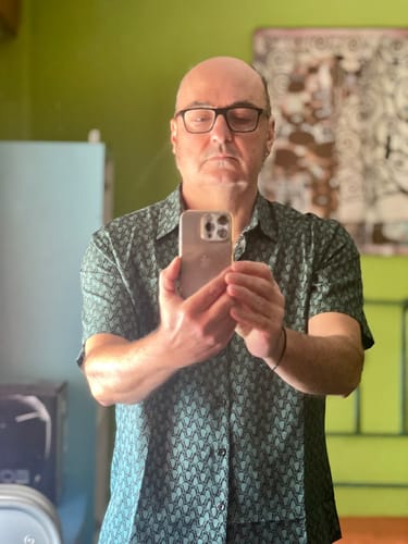 Customer photo review of Chemise boutonnée verte à manches courtes pour hommes