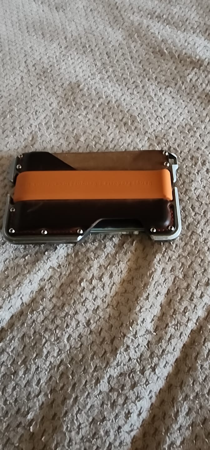 Customer photo review of HORIZONTAL WALLET BANDS (D-Series and T-Series Wallets)