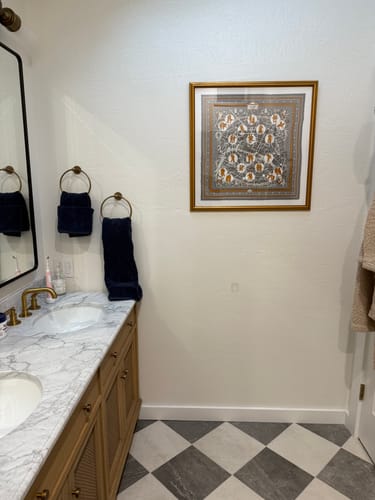 Customer photo review of Nouveaux Amoureux de Paris Framed Vintage Silk Scarf 27"