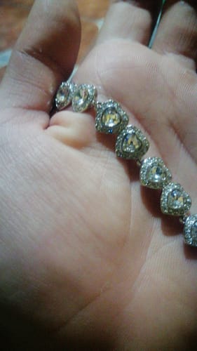 Customer photo review of COLLAR SWAROVSKI TENIS CORAZONES BLANCOS ARIANA GRANDE + KIT DE REGALO