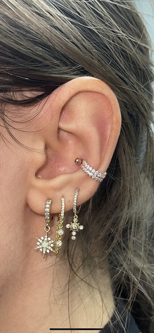 Customer photo review of 14K Gold 2 Line Cubic C-Type Conch Piercing