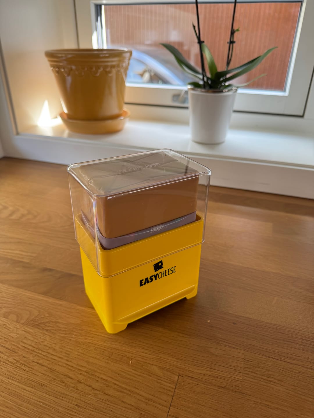Customer photo review of EasyCheese® Osteklokke Original - Limited Edition Gul