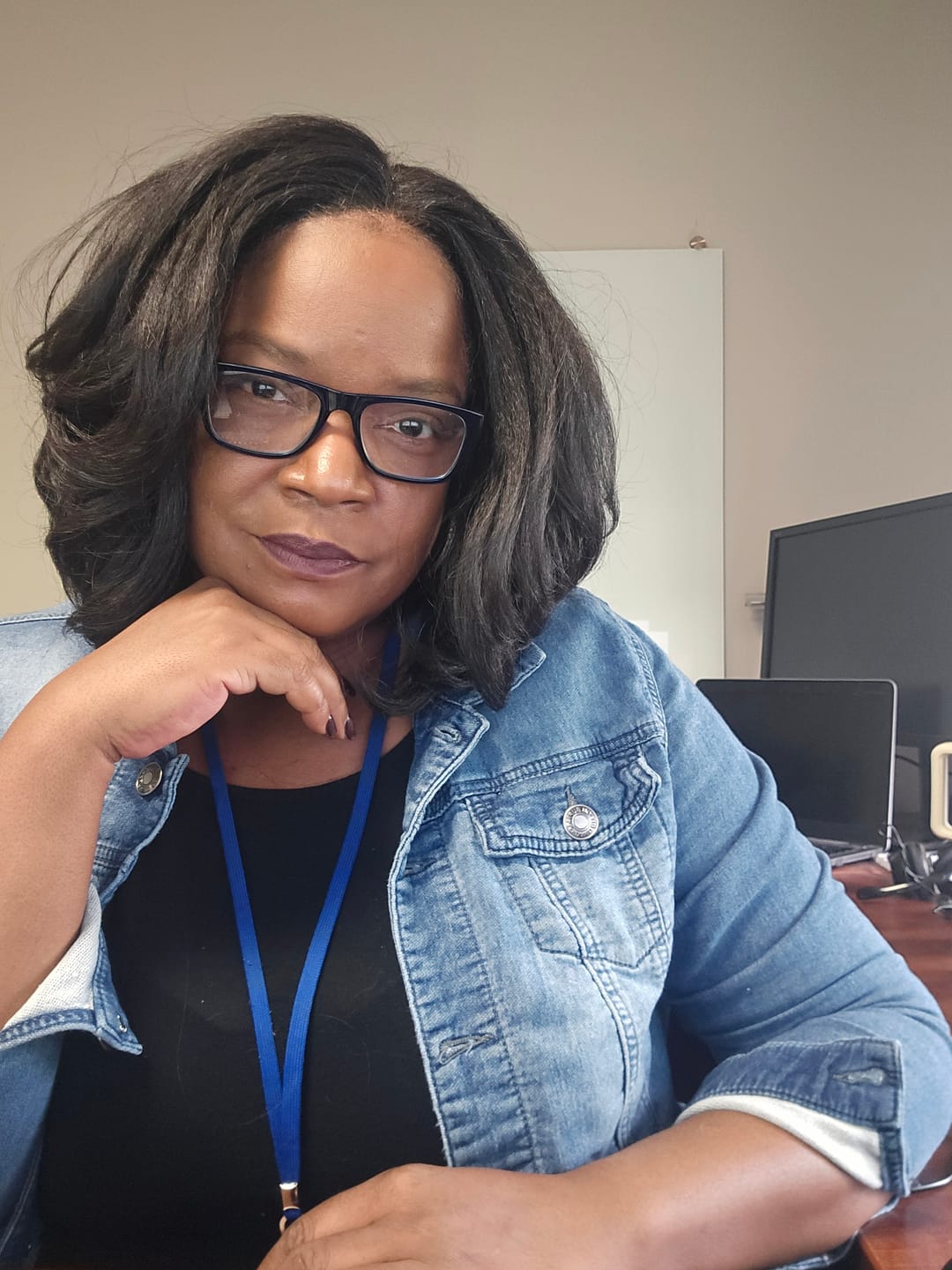 Customer photo review of Outre Neesha Soft & Natural HD Lace Front Wig - NEESHA 206