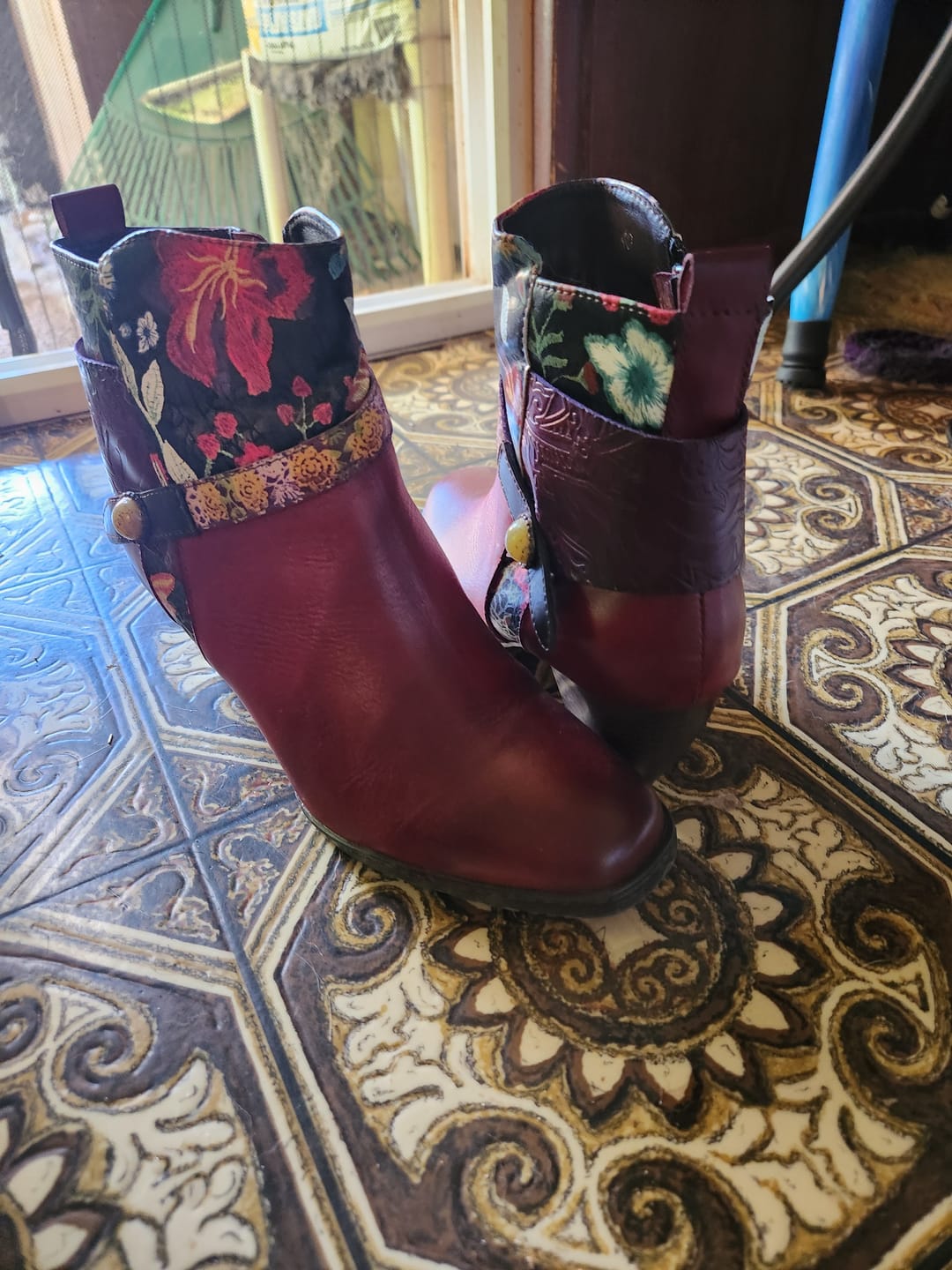 Customer photo review of Mystery Box --2 Pairs, Surprise blind box!