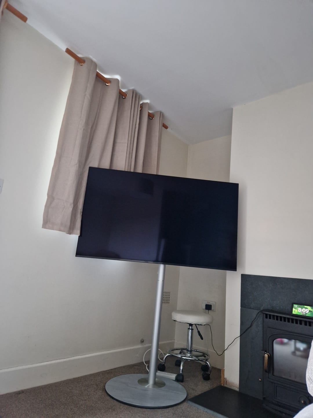 Customer photo review of Master FT60 Floor TV Stand