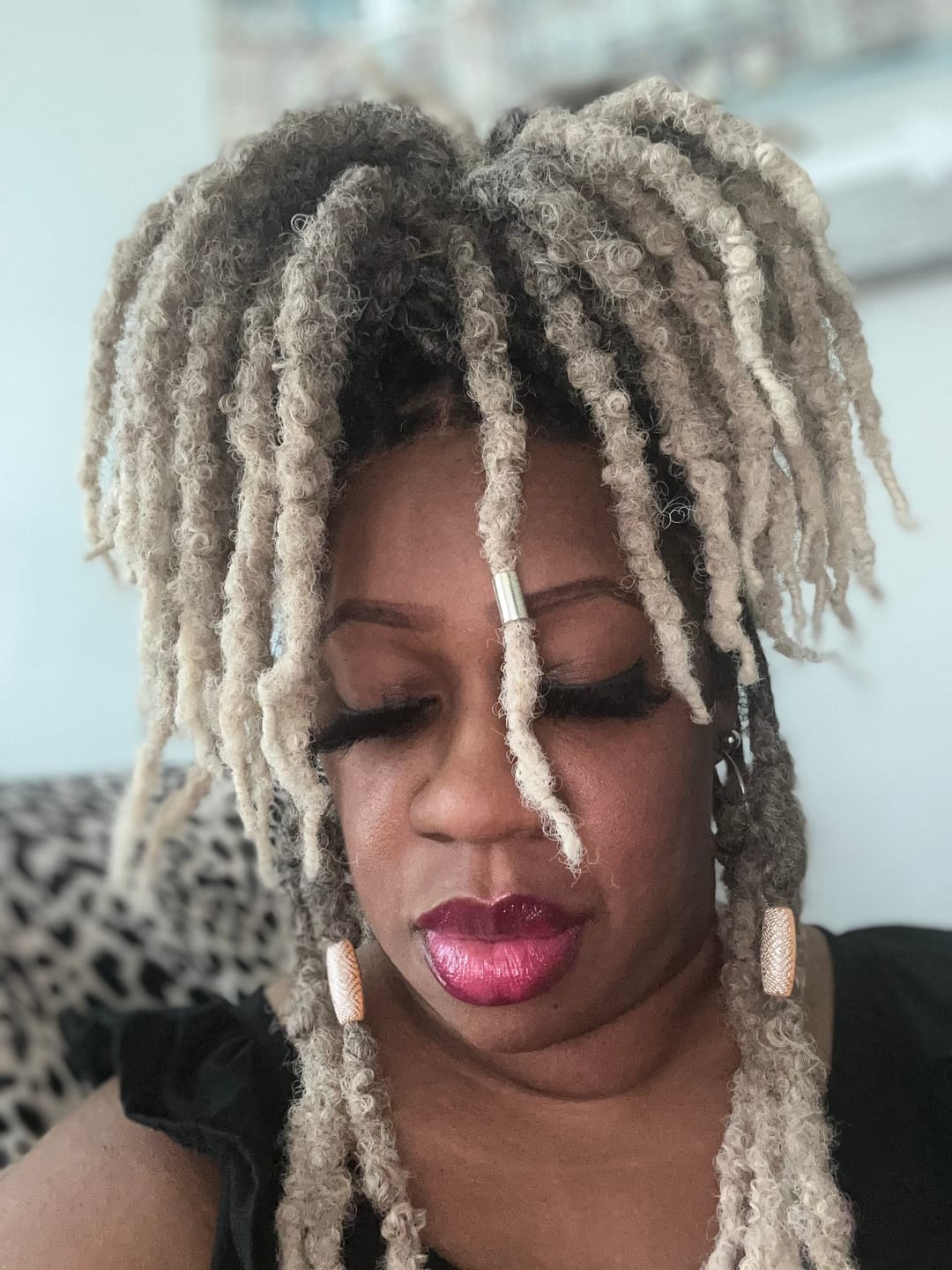 Customer photo review of 18" Soft And Distressed Faux Locs Pre Bleached Swiss HD Full Lace Wig