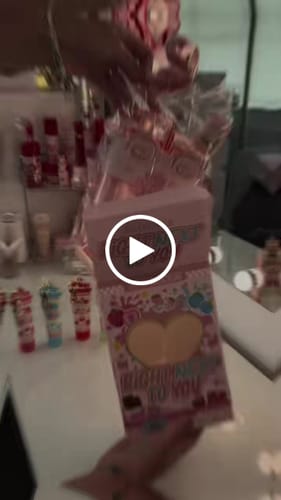 Customer video review of P. Louise Right Next To You Duo Bad Bitch Water Bottle - 780ml