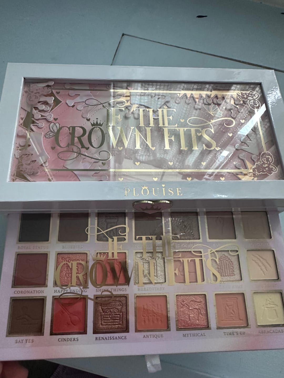 Revue de photos client de la palette de fards à paupières neutres If The Crown Fits de P. Louise