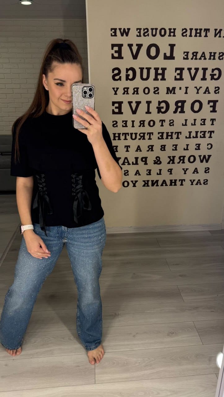 Customer photo review of Футболка з корсетною шнурівкою чорна