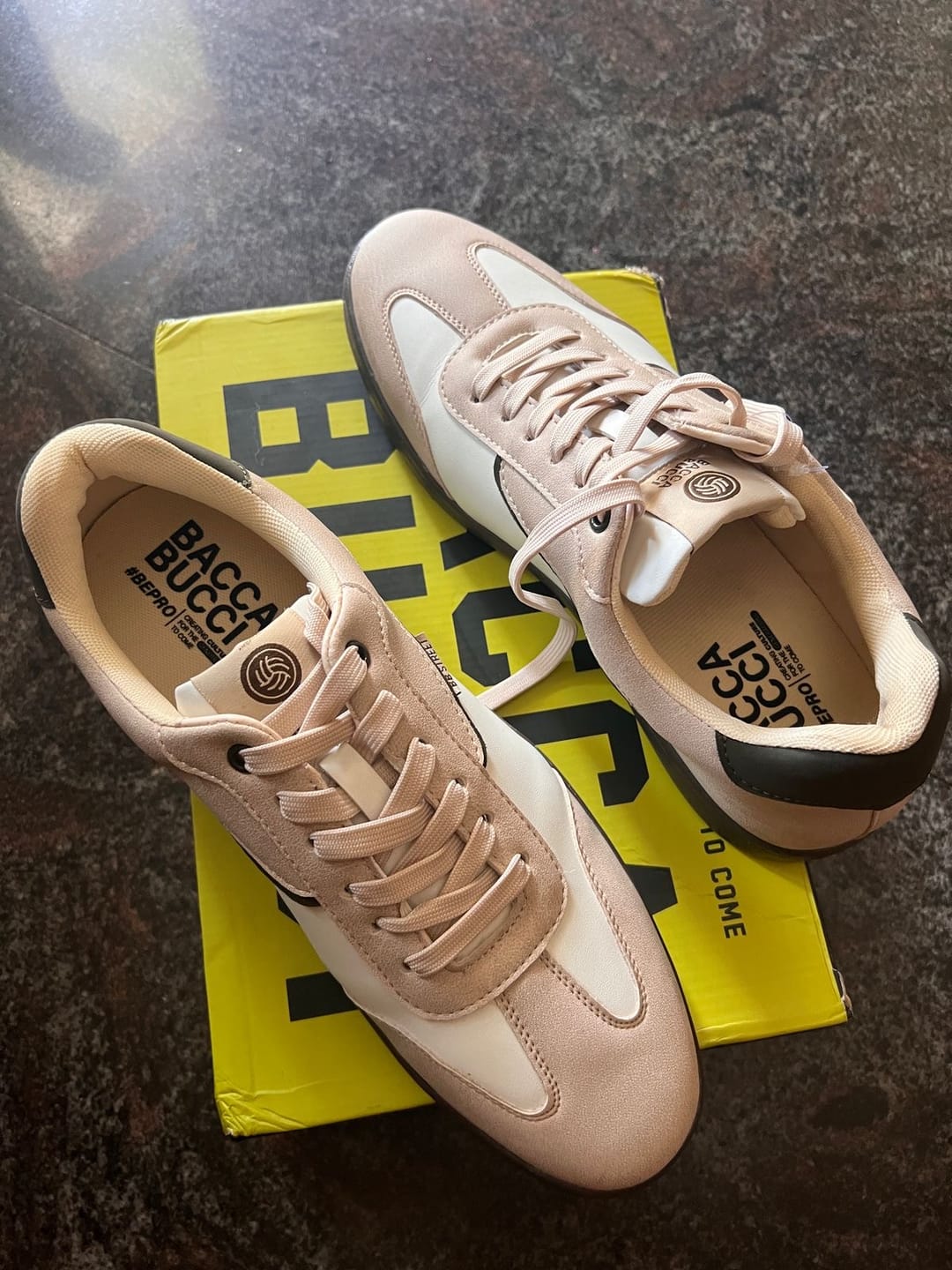 Customer photo review of Bacca Bucci MOJO Men's Low Top Sneakers