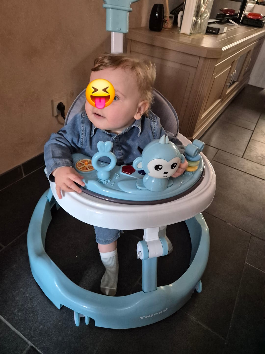 Customer photo review of Twinky Loopstoel Baby - Azur
