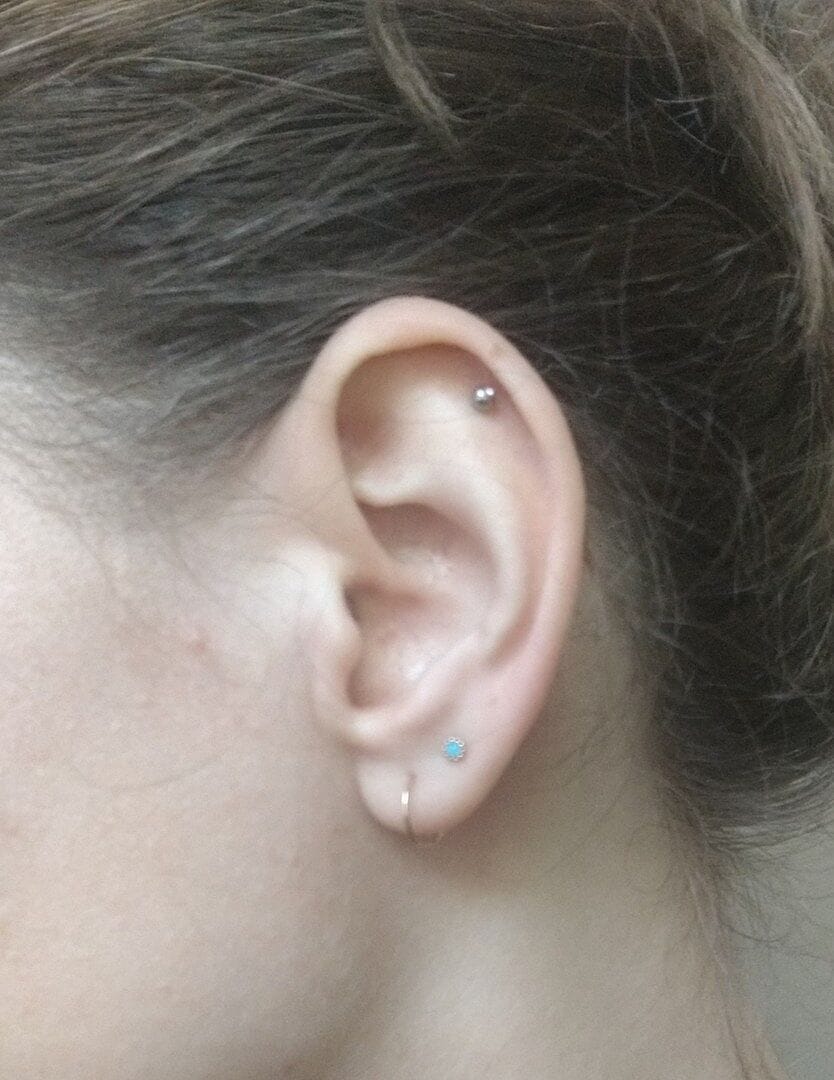 Customer photo review of 14K Gold Minimi Round Cubic Internally Threaded Labret Piercing 18G16G